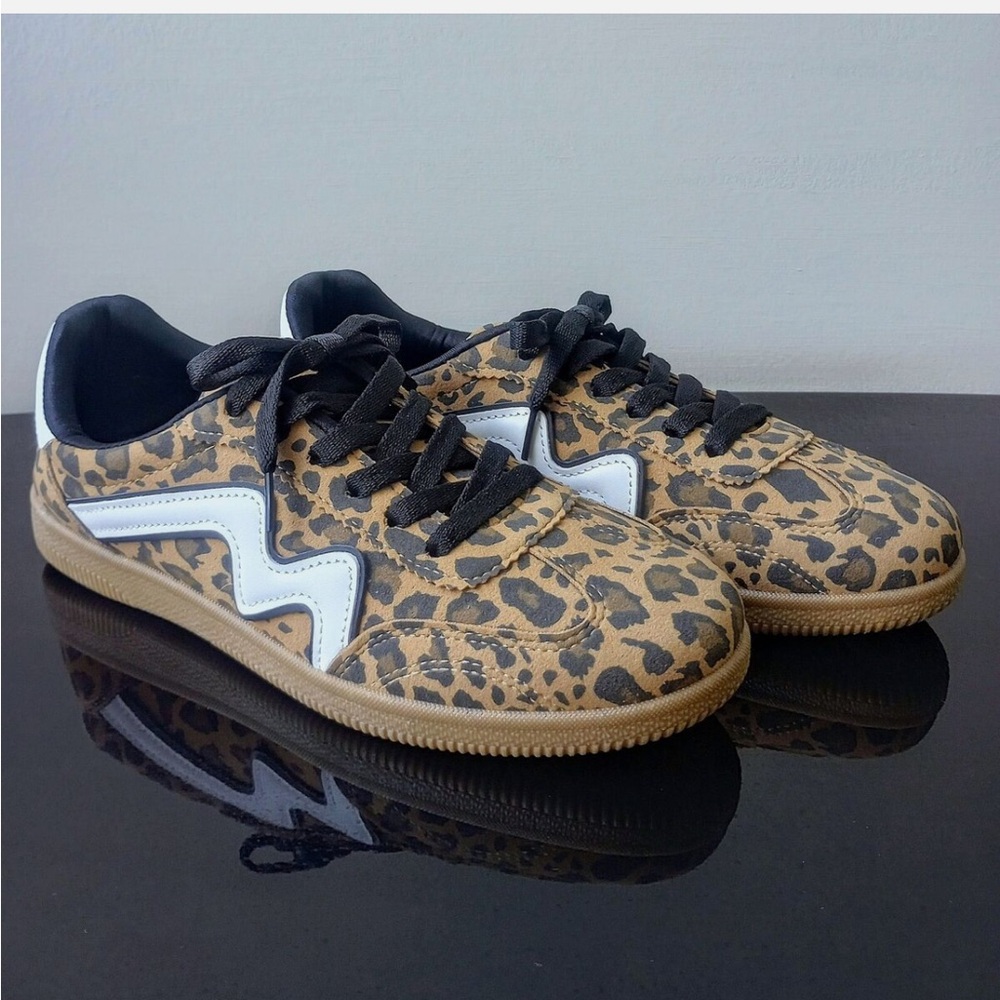 Madden Girl Women's Kicker Lace-Up Low-Top Sneaker in Animal Leopard Print US 8